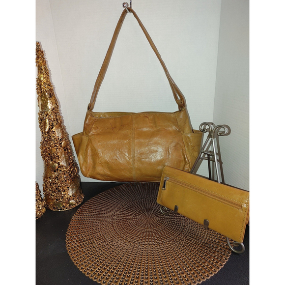 HOBO International Bag & HOBO Jill Trifold Wallet Set - Picture 2 of 11